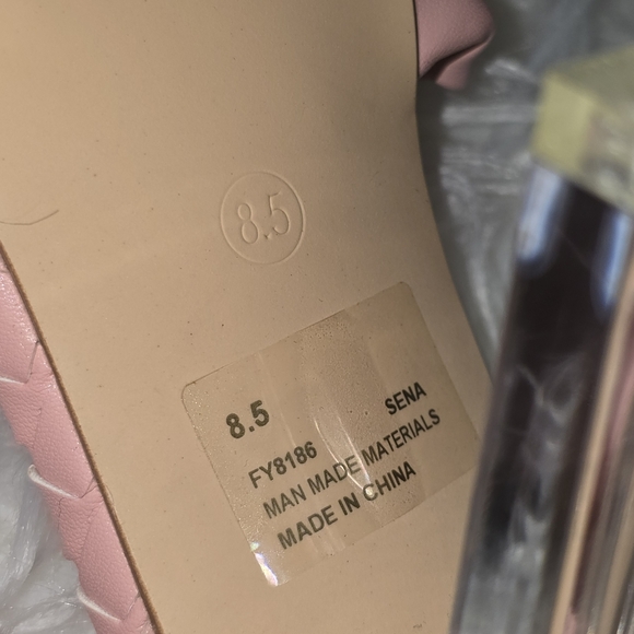 Cape Robbin Pink Mules - Picture 10 of 11